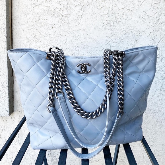 Authentic CHANEL Calfskin Quilted Tote Light Grey - Picture 2 of 8